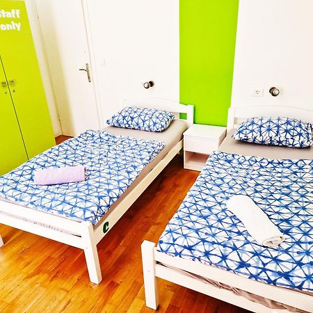 Croparadise Hostel Split Bagian luar foto