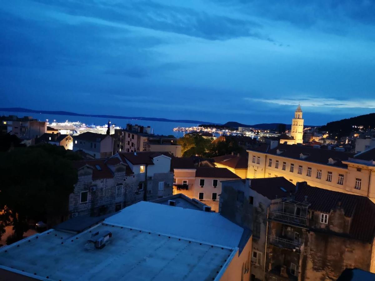 Croparadise Hostel Split Bagian luar foto