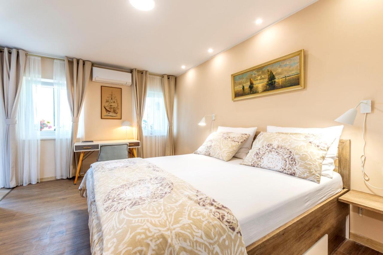 Croparadise Hostel Split Bagian luar foto