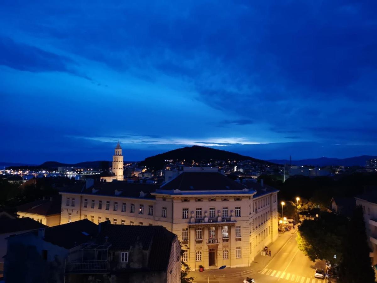 Croparadise Hostel Split Bagian luar foto