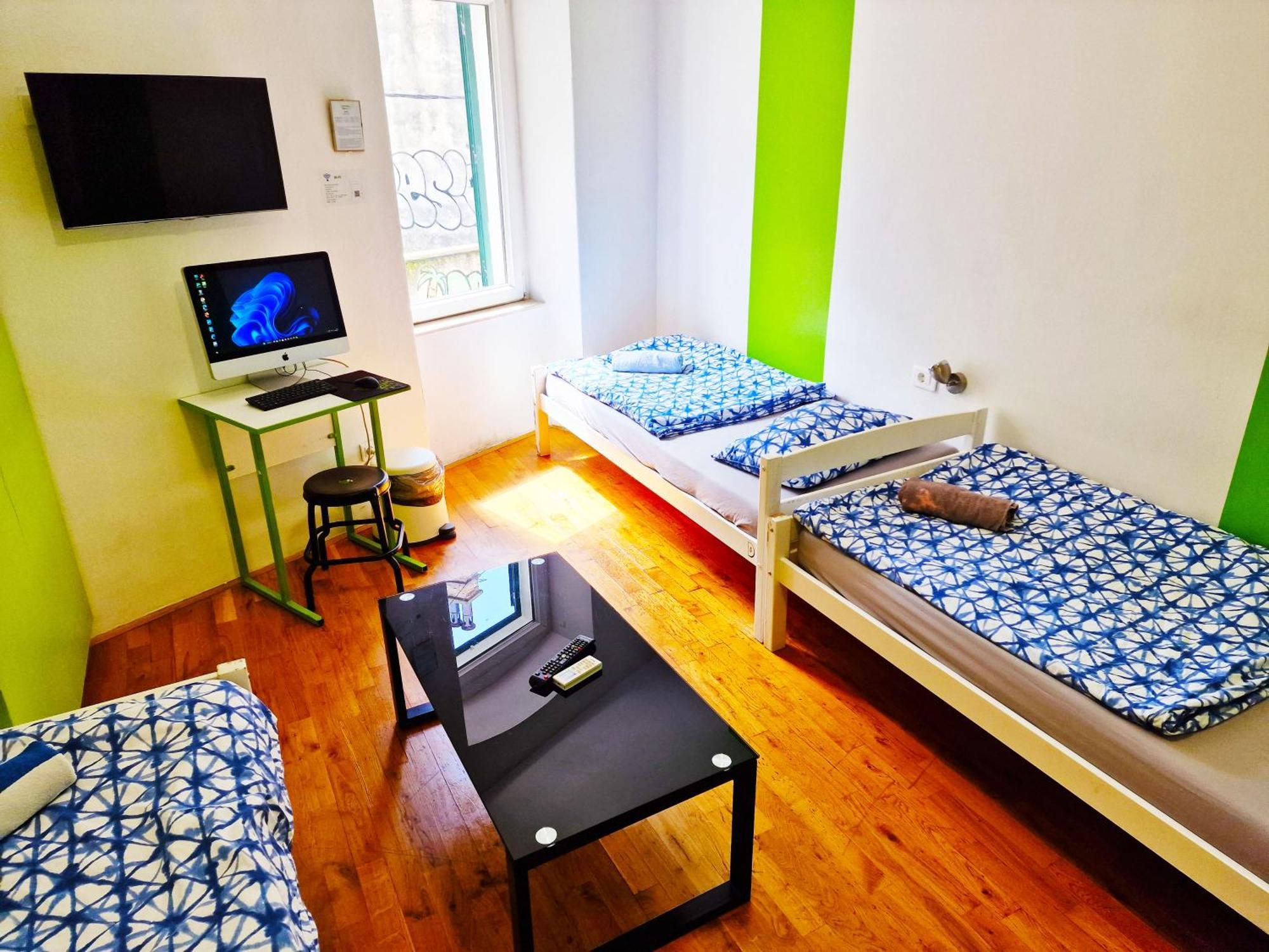 Croparadise Hostel Split Bagian luar foto