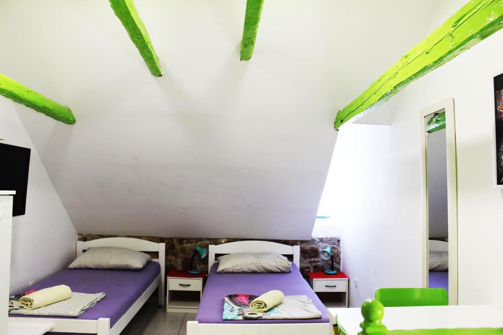 Croparadise Hostel Split Bagian luar foto