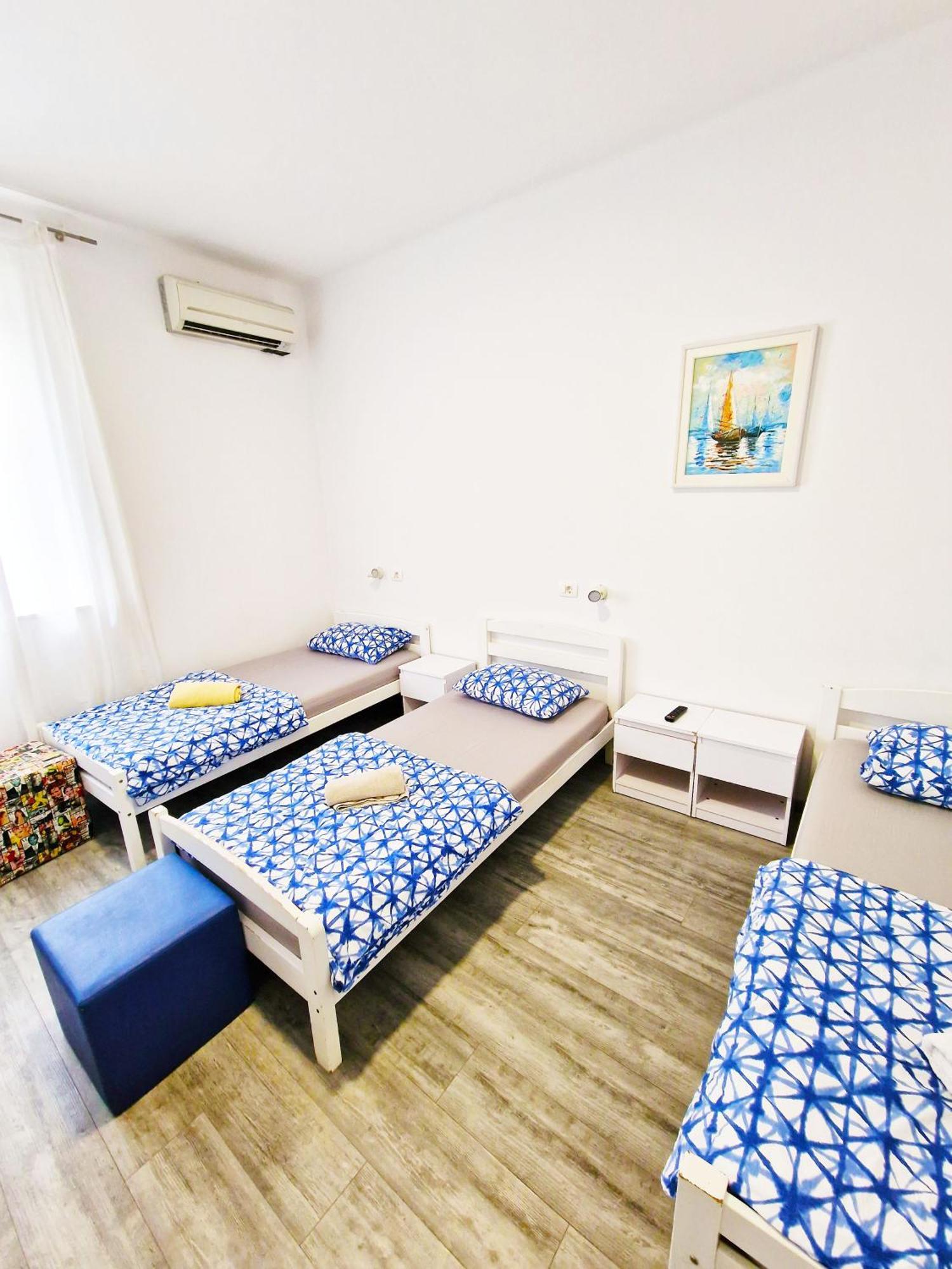 Croparadise Hostel Split Bagian luar foto