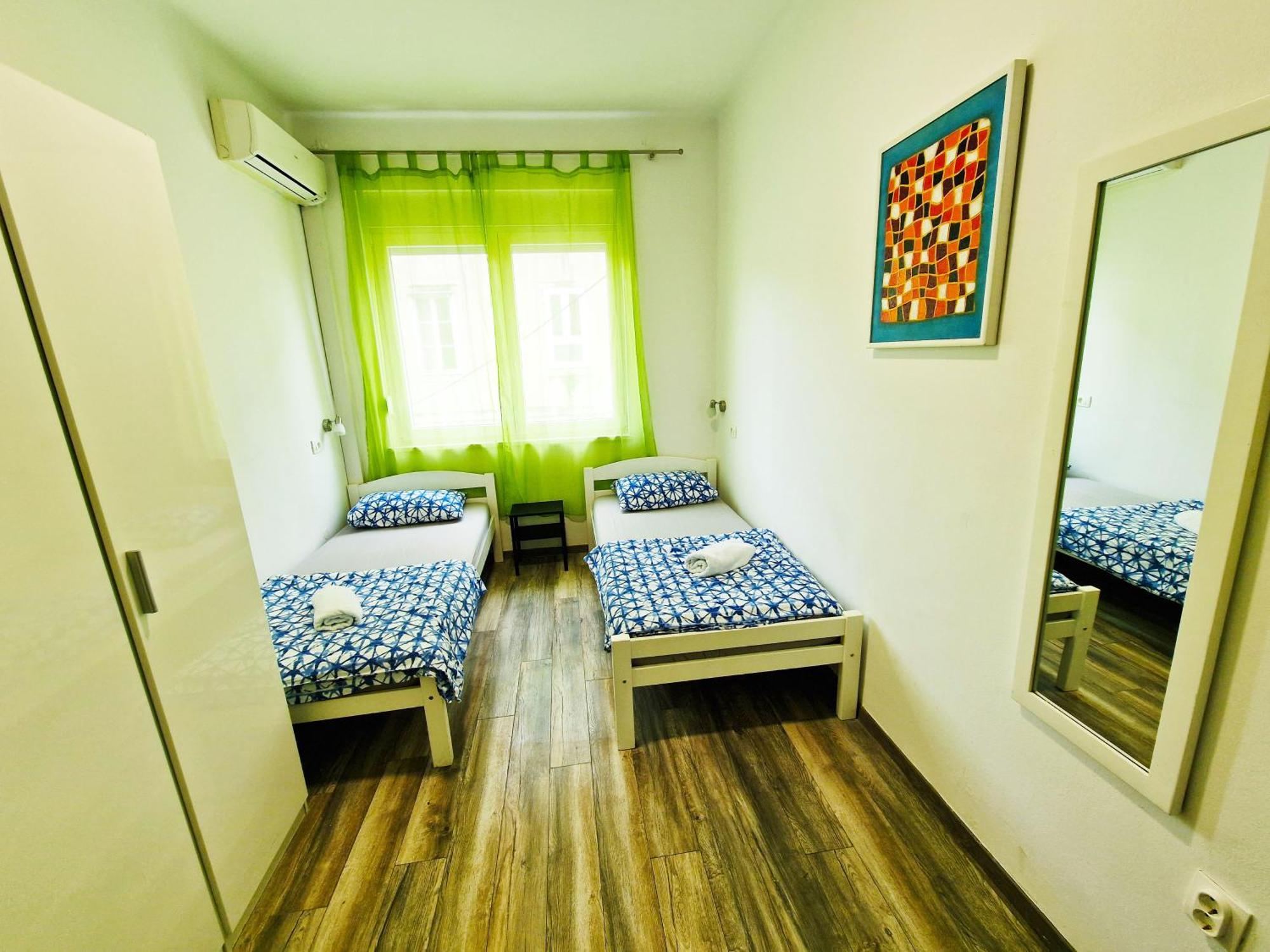 Croparadise Hostel Split Bagian luar foto